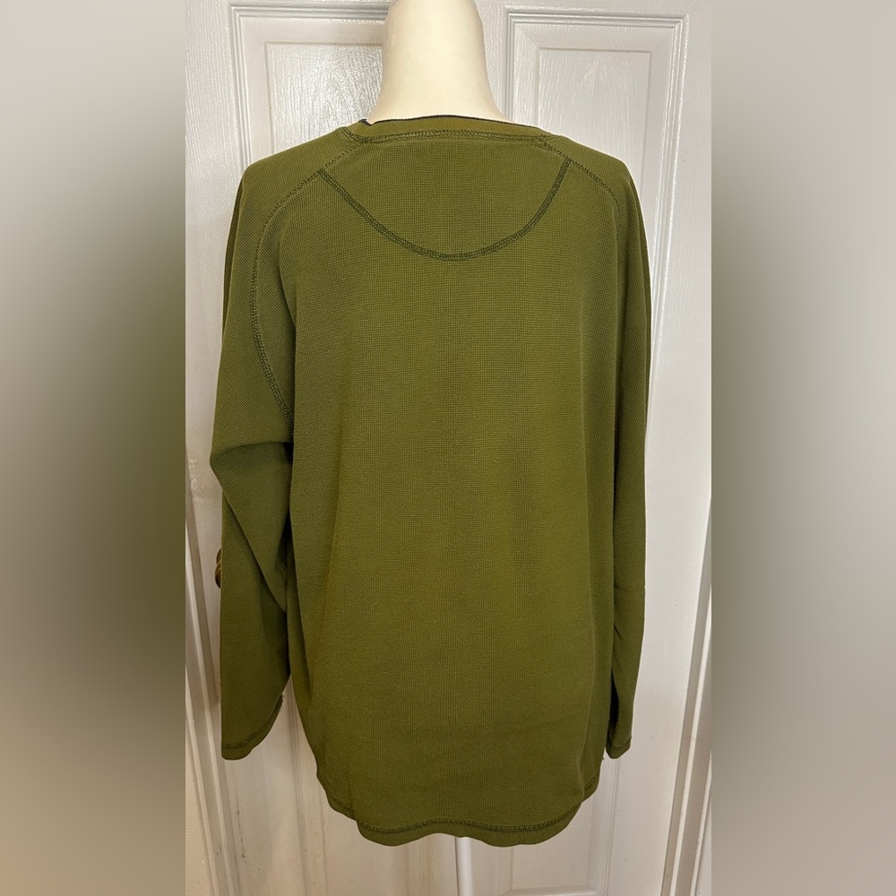 St. John's Bay Mens  Olive Green Long Sleeve Waffle Knit V Neck Top Shirt Sz XL - Picture 3 of 5